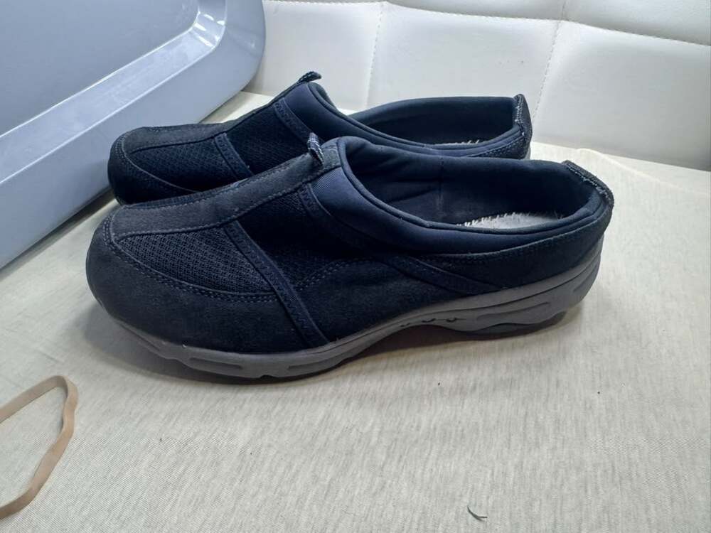 Easy Spirit Traveltime Women's Size 10 Navy Suede Clog Shoes ES7ARGYLE